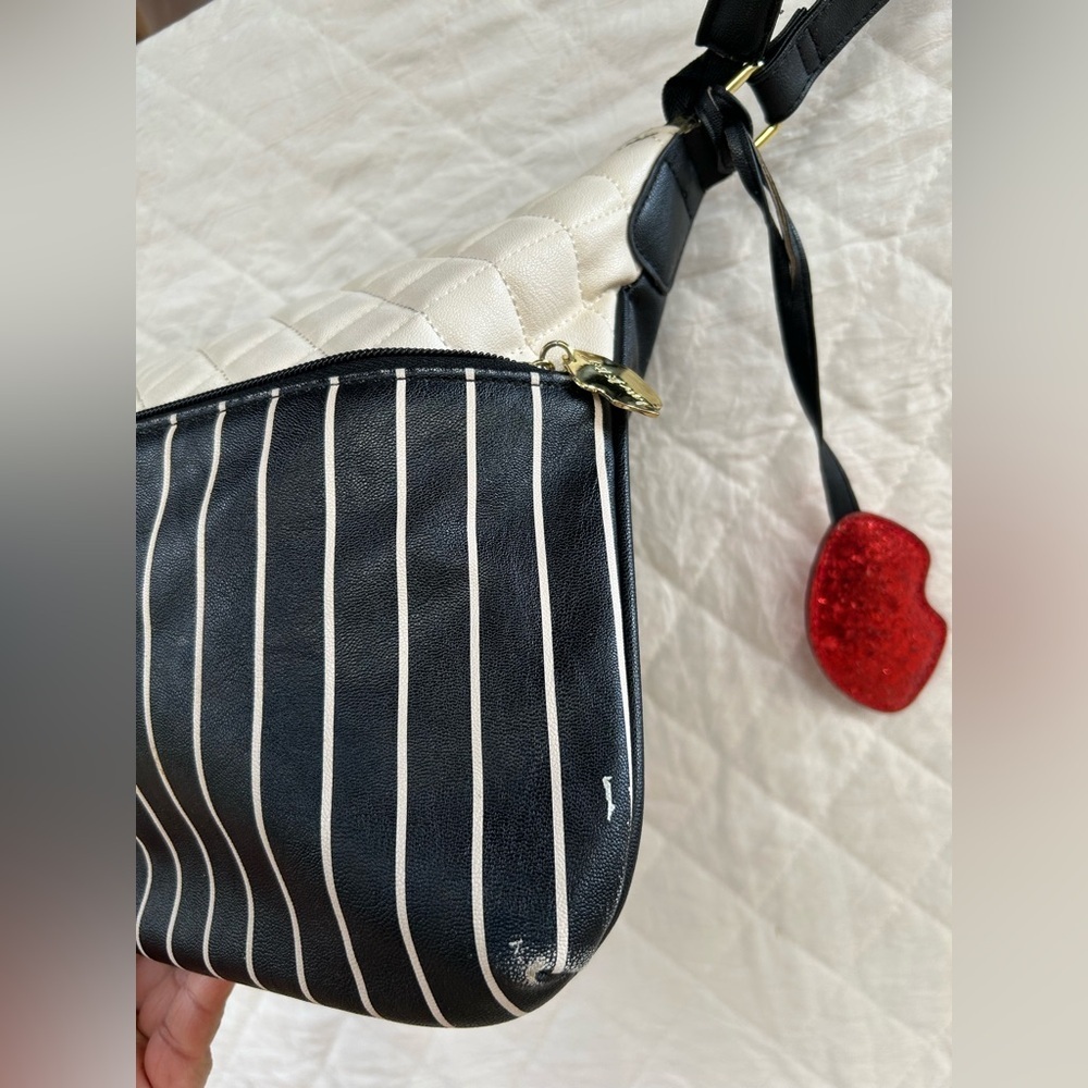 L by Betsey Jhonson Elegant White and Black Striped Women's Bag - Picture 3 of 10